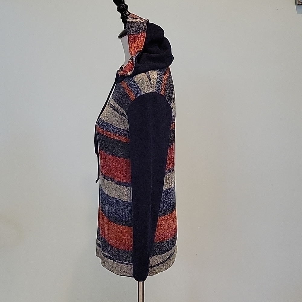 𝅺7th RAY striped hoodie.  Gray red and blue sweater sweatshirt. size small - Picture 2 of 6